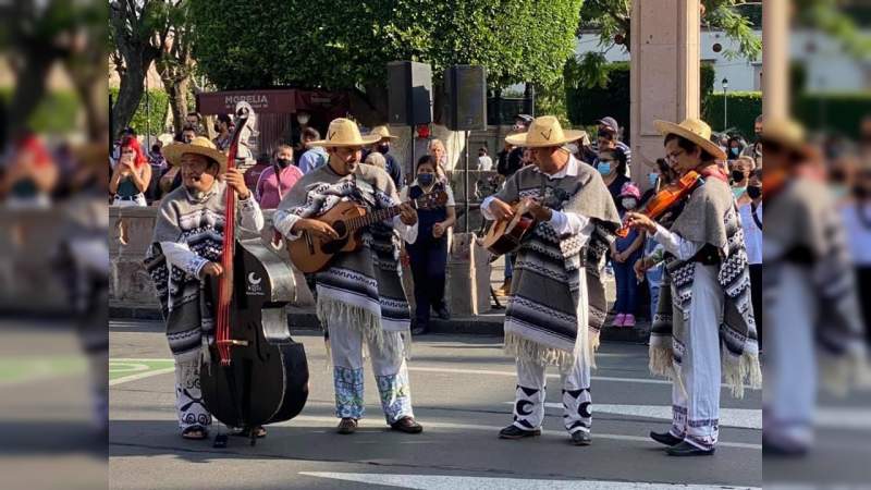 Realizan flashmob en Morelia, Michoacán, bailarines se apropian del Centro Histórico