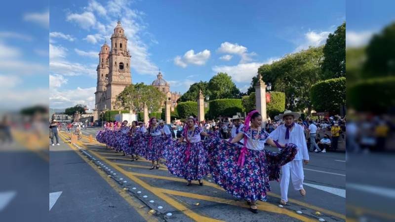 Realizan flashmob en Morelia, Michoacán, bailarines se apropian del Centro Histórico