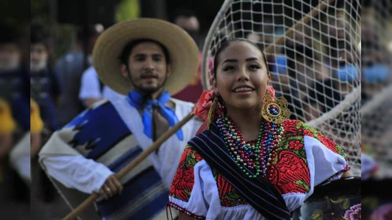 Realizan flashmob en Morelia, Michoacán, bailarines se apropian del Centro Histórico