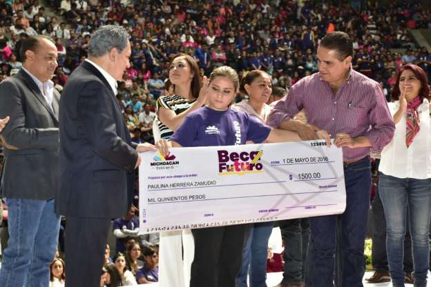 Gobierno michoacano pretende apoyar a los jóvenes para que no abandonen sus estudios - Foto 0 