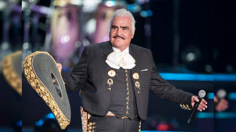 Vicente Fernández, con mejoría lenta pero estable  