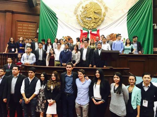 Nalleli Pedraza manifiesta a los  jóvenes los avances normativos en el Congreso del Estado  