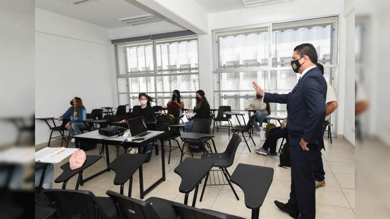 Este jueves, alumnos de la UMSNH regresaron a clases presenciales 