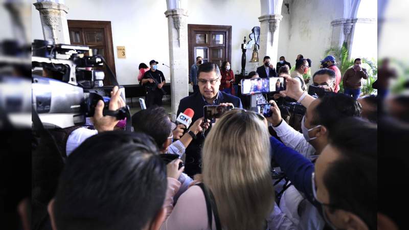 Nacho Campos invita a habitantes del país a asistir al 14º Festival de Velas, en Uruapan 