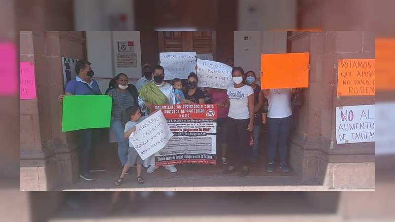 En Apatzingán, la FGE realiza actos de investigación por toma de la Presidencia Municipal 