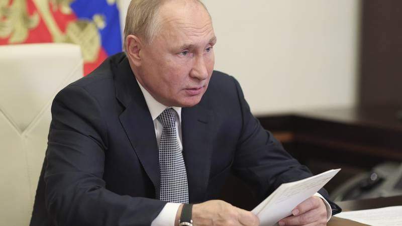 Tras aumento en contagios y muertes por Covid-19, Putin anuncia semana no laborable en Rusia 