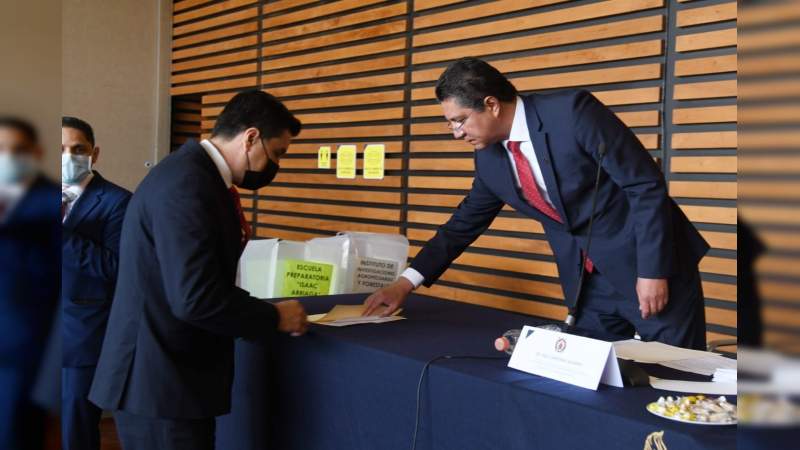 Designa H. Consejo Universitario a directores del IIAF y Preparatoria “Isaac Arriaga” 