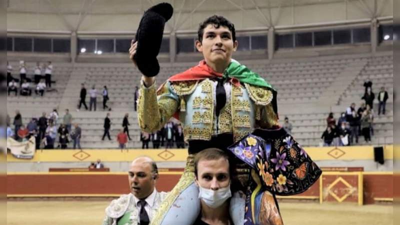 Isaac Fonseca aplaza su retorno a México porque competirá por el trofeo de triunfador de triunfadores de España 
