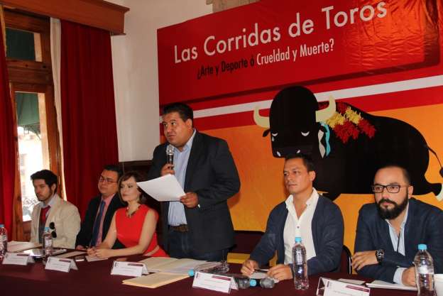 Realizan foro sobre las corridas de toros, en el Congreso de Michoacán 