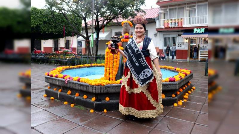 En medio de música purépecha, danzas y rockanroll concluyó la jornada sabatina del 14 Festival de Velas 2021 en Uruapan, Michoacán