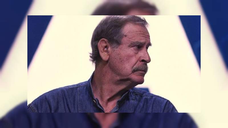 Fox se lanza contra AMLO: Es mentira que haya vacunado a los mayores de 18 años 