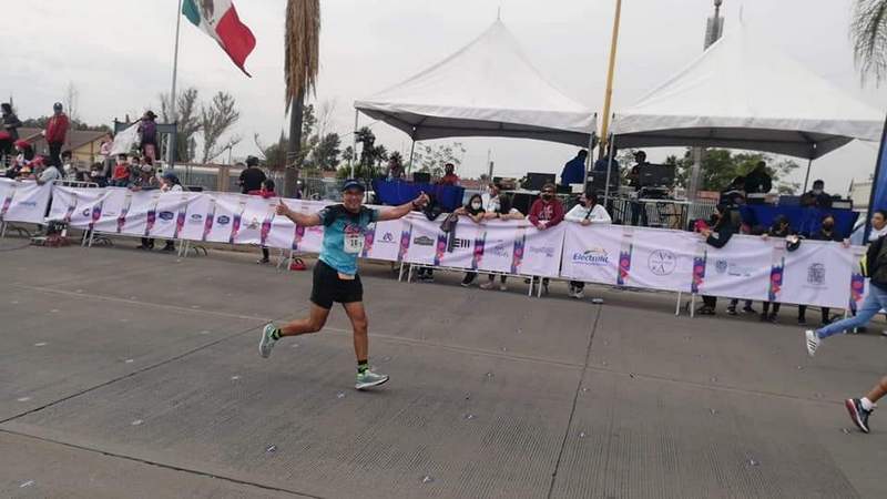 Participan jóvenes cuitzenses en el Maratón Aguascalientes 2021