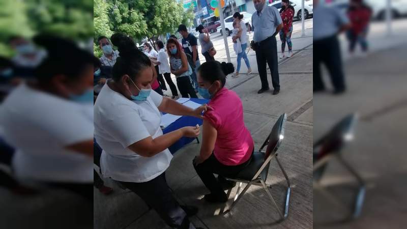 Aplicaran más de 41 mil dosis contra la influenza en la región Apatzingán  