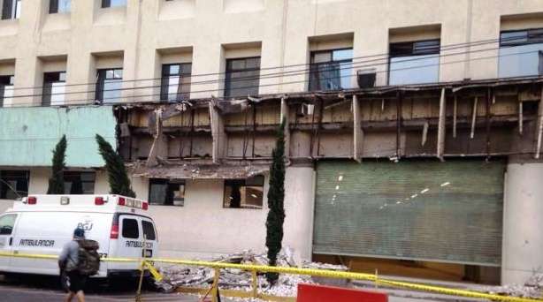 Cae fachada de la PGJ en la Ciudad de México 
