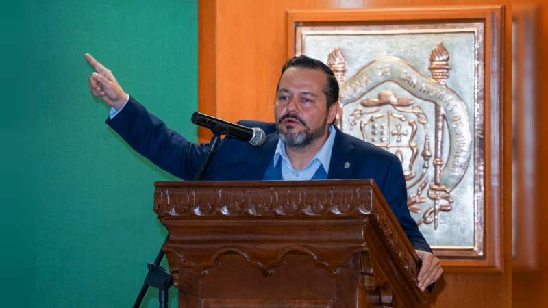 Recibe programa de licenciatura en biología de la UMSNH constancia de reacreditación 