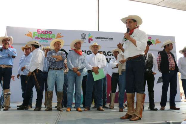 El gobierno estatal impulsará de manera especial a los ganaderos - Foto 0 
