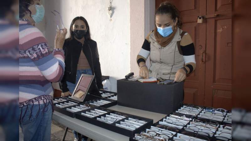 Con éxito se desarrolla la 2da Campaña de Salud Visual, en Pátzcuaro 