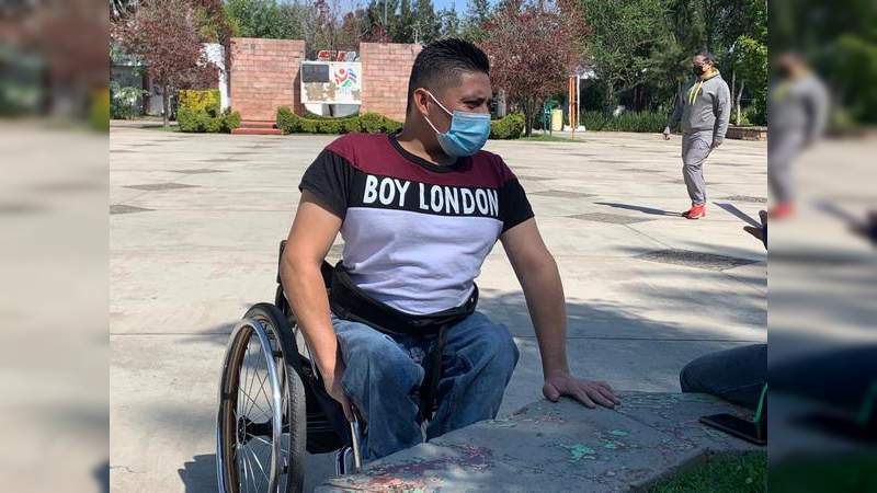 El preseleccionado nacional, Daniel Márquez Gerardo, visita el Imcufide en Morelia, Michoacán