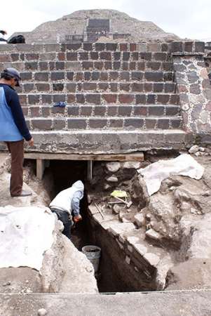 El INAH reporta descubrimientos en la Plaza de la Luna de Teotihuacan - Foto 0 