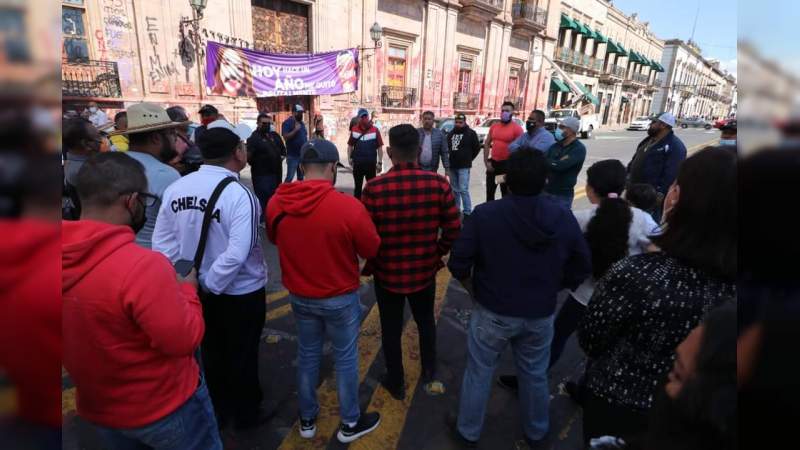 CNTE bloquea la avenida Madero en Morelia 