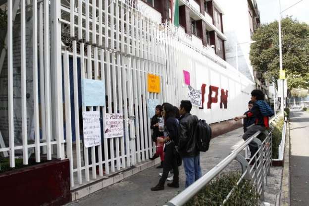 Acuerdan politécnicos de CECyT 9 reanudar actividades académicas 