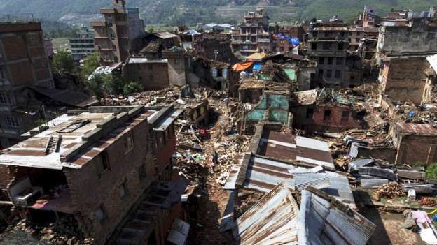Nuevo sismo en Nepal deja 61 muertos y más de mil 500 heridos 