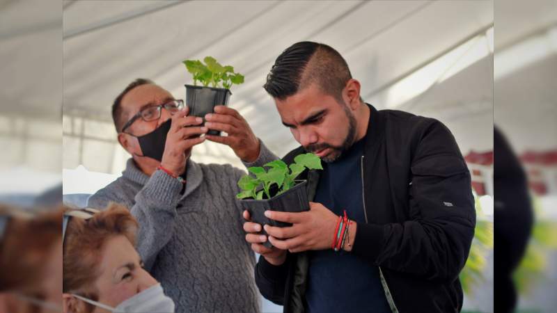 Con éxito se realiza el 2do. taller de Huertos de Traspatio en el Polifórum en Morelia 