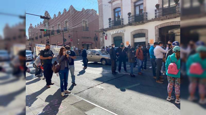 CNTE se manifiesta frente al Congreso del Estado en Morelia