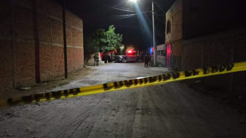 Balean a hombre y mujer en terreno baldío de Celaya  