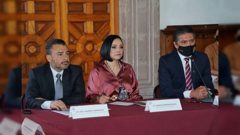 Defiende rector en el Congreso de Michoacán iniciativa del gobernador a favor de la UMSNH
