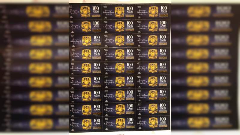 Cancelación de estampilla postal por 100 años del escudo y lema de la UNAM