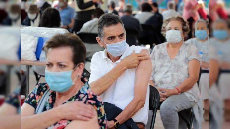 Da inicio vacunación de refuerzo contra Covid-19 para adultos mayores en Michoacán 