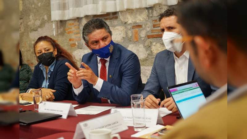 Presenta rector de la UMSNH avances académicos y financieros ante legisladores locales 