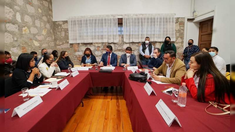 Presenta rector de la UMSNH avances académicos y financieros ante legisladores locales 