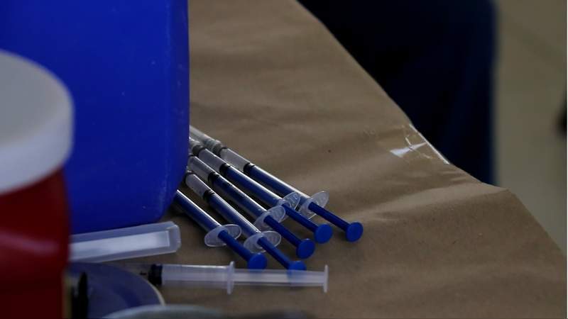 FDA autoriza fármaco para los que no pueden vacunar contra Covid-19 