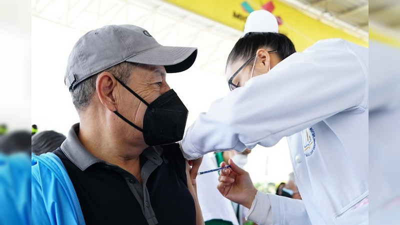 Proceso de vacunación en el estadio Morelos, rápido y eficiente  