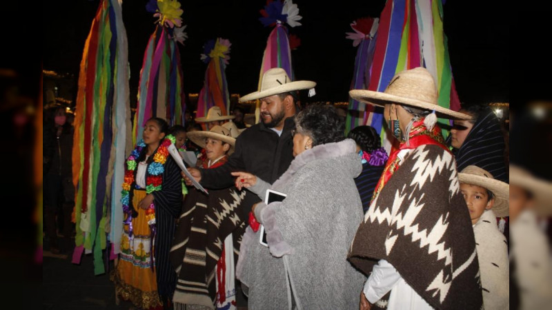 Se inauguró el Nacimiento Monumental en la Plaza Vasco de Quiroga, en Pátzcuaro 