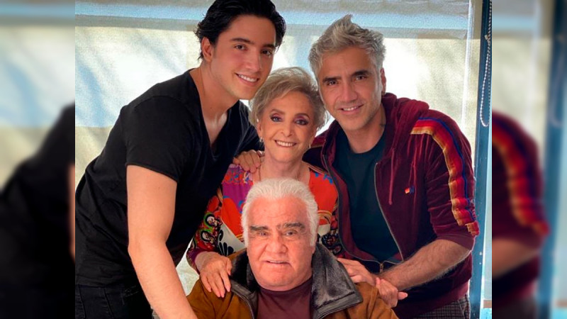 Vicente Fernández pasó las últimas horas en compañía de su familia 