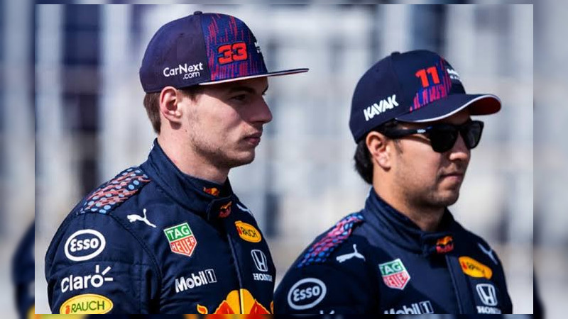 Es una leyenda: Max Verstappen elogia a Checo Pérez 