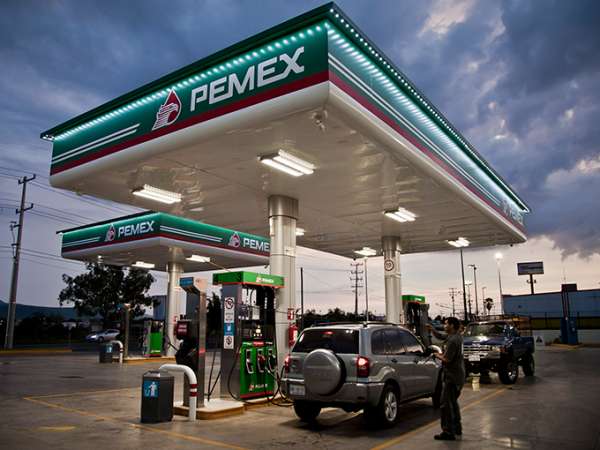  Ex empleada de gasolinera confiesa como roban combustible a los usuarios   