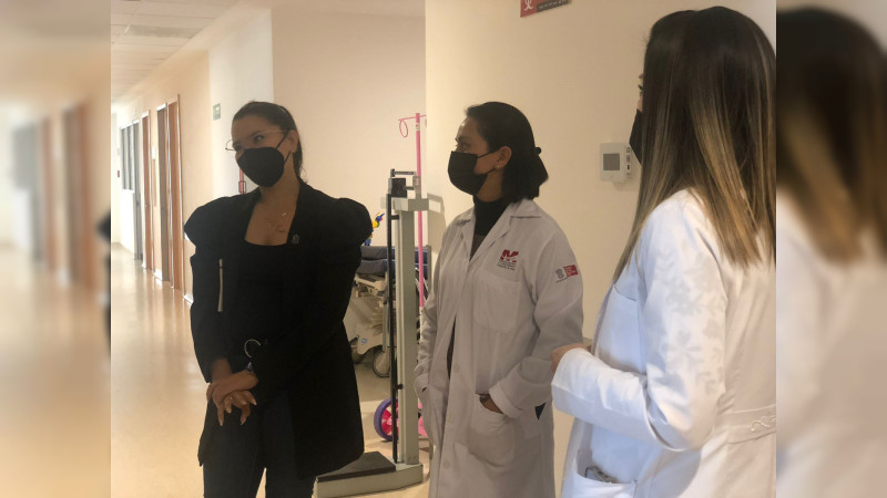 Visita Carolina Rangel área de atención de niños con cáncer del Hospital Infantil
