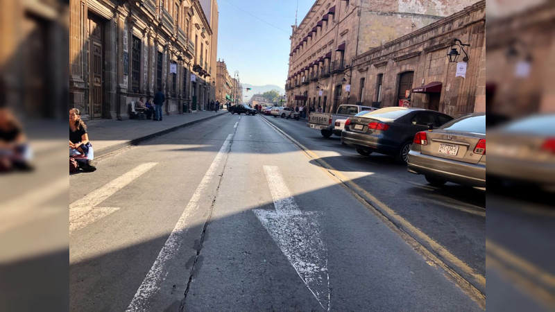 SUEUM bloquea la avenida Madero en Morelia