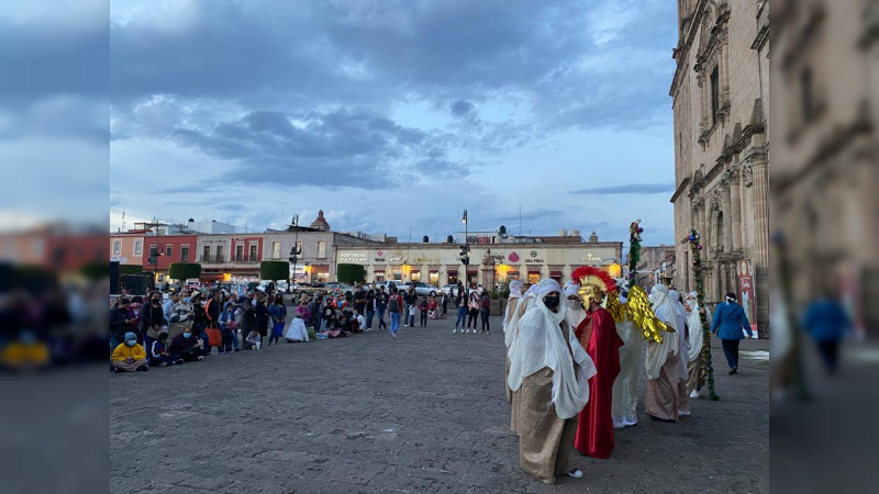 Tradiciones y unión familiar, se vivieron en Morelia con la Pastorela Ambulante