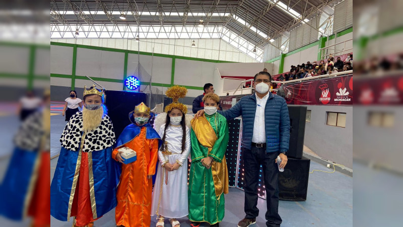 Grupo Monarca organiza posada a infantes de Morelia