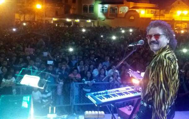 Diez mil personas cantaron y bailaron con Los Felinos en Zacapu, Michoacán - Foto 1 