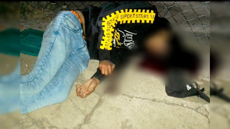 Jovencito es ejecutado a balazos en la Col. Valencia Sección Segunda de Zamora, en Michoacán 