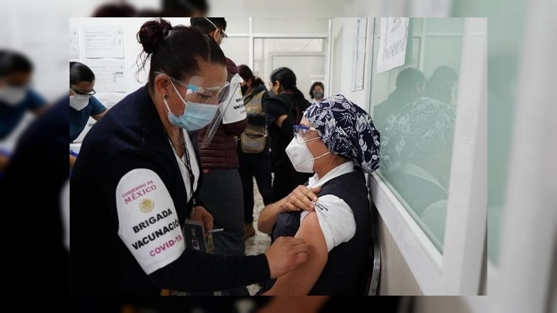Por arrancar; aplicación de primer dosis a menores de 14 a 15 años y refuerzo a personal de salud, en Michoacán