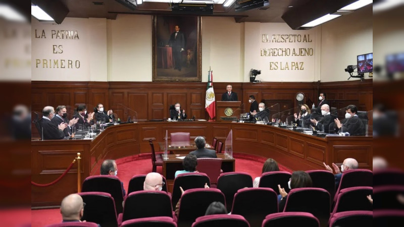 Suprema Corte admite controversia presentada por López Obrador contra el INE 