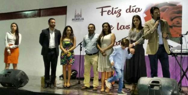 Sorpresas, convivencia y regalos como reconocimiento en el Día de las Madres 