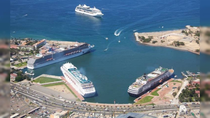 Por contagios de Covid-19, crucero no pudo desembarcar en Puerto Vallarta 